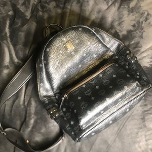 MCM Stark Bag in Medium Black ⚫️⚪️